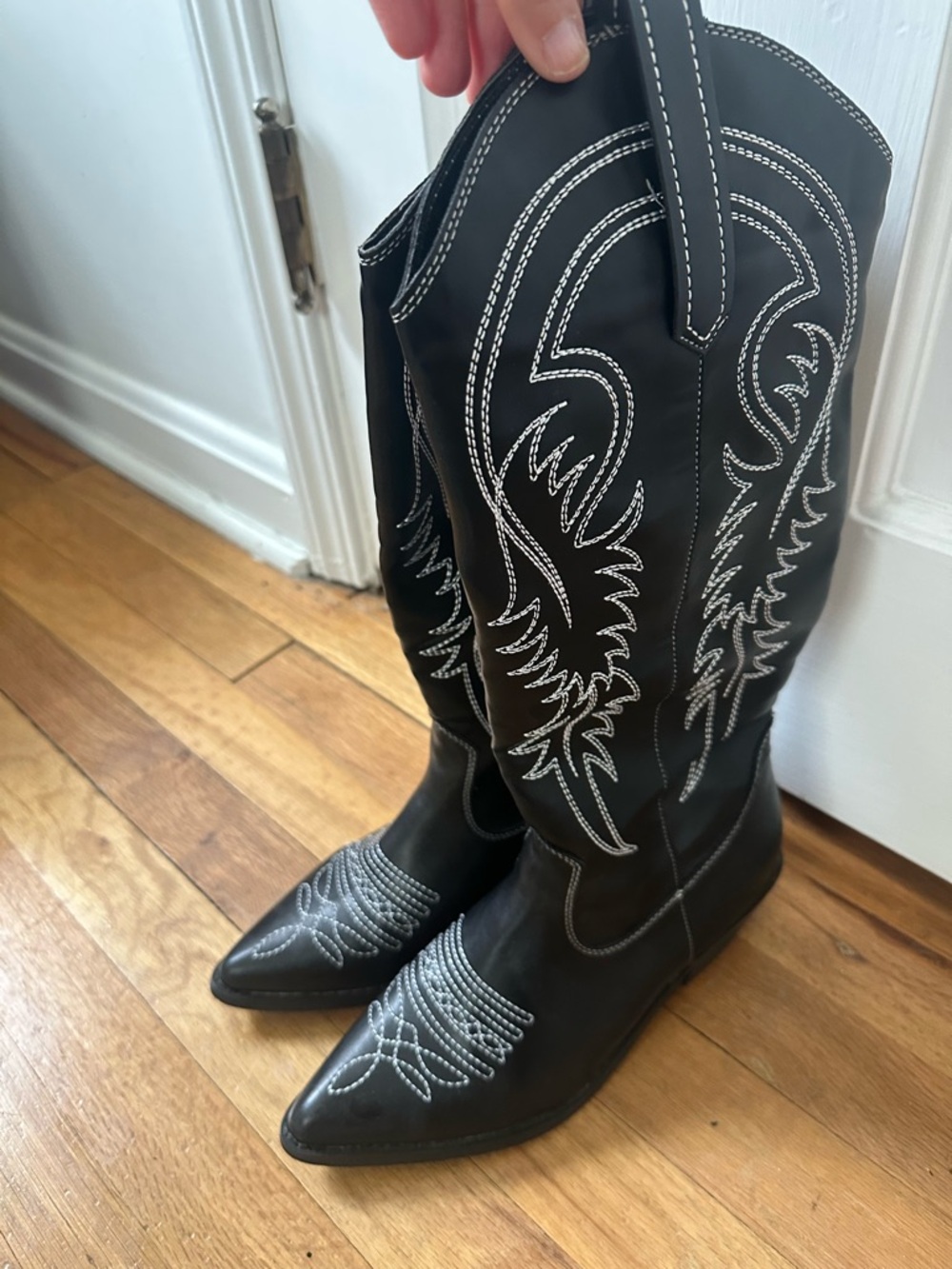 Black Western Embroidered Cowboy Boots
